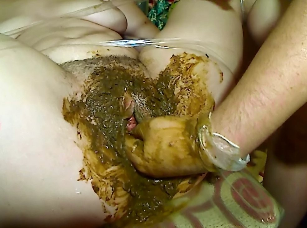 Pissing and shitting dirty fisting feces in pussy - 10