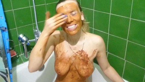 Brown wife - Smearing shit in a gas mask (Russians Scat, Extreme Porn, Cumshots) Picture 3