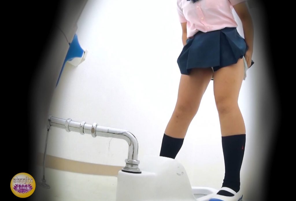 Extremely shitting action girls from Japan [sl-264-03] - image 4