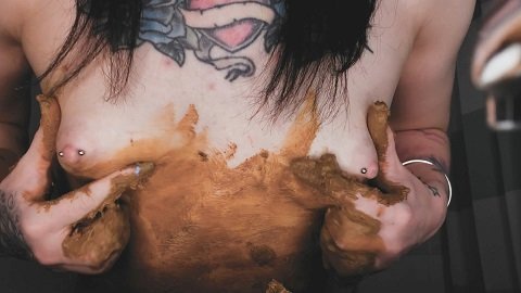 DirtyBetty – Crazy baby play with her own poo (ScatShop.com)