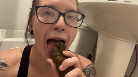 Smear into my pussy (Teen Scat 2020) $14.99 (Premium user request) by Missellie8