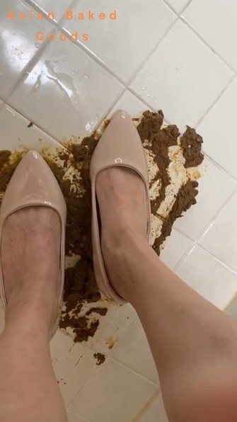 Squishing my Shit with Nude Pumps (11.12.2020) $29,99 (Premium user request) by Marinayam19