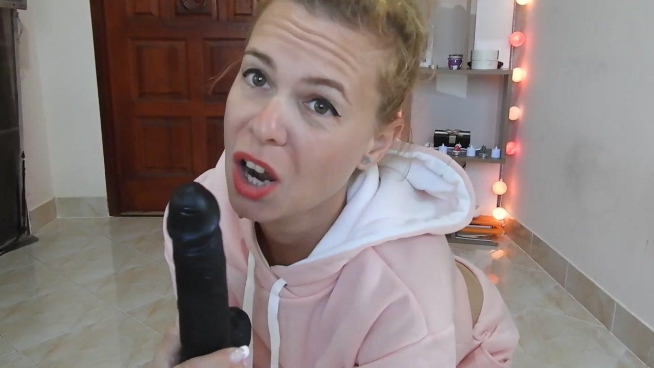 MissAnja – Pink Hoodie BBC Gaping My Shitty Hole Farting