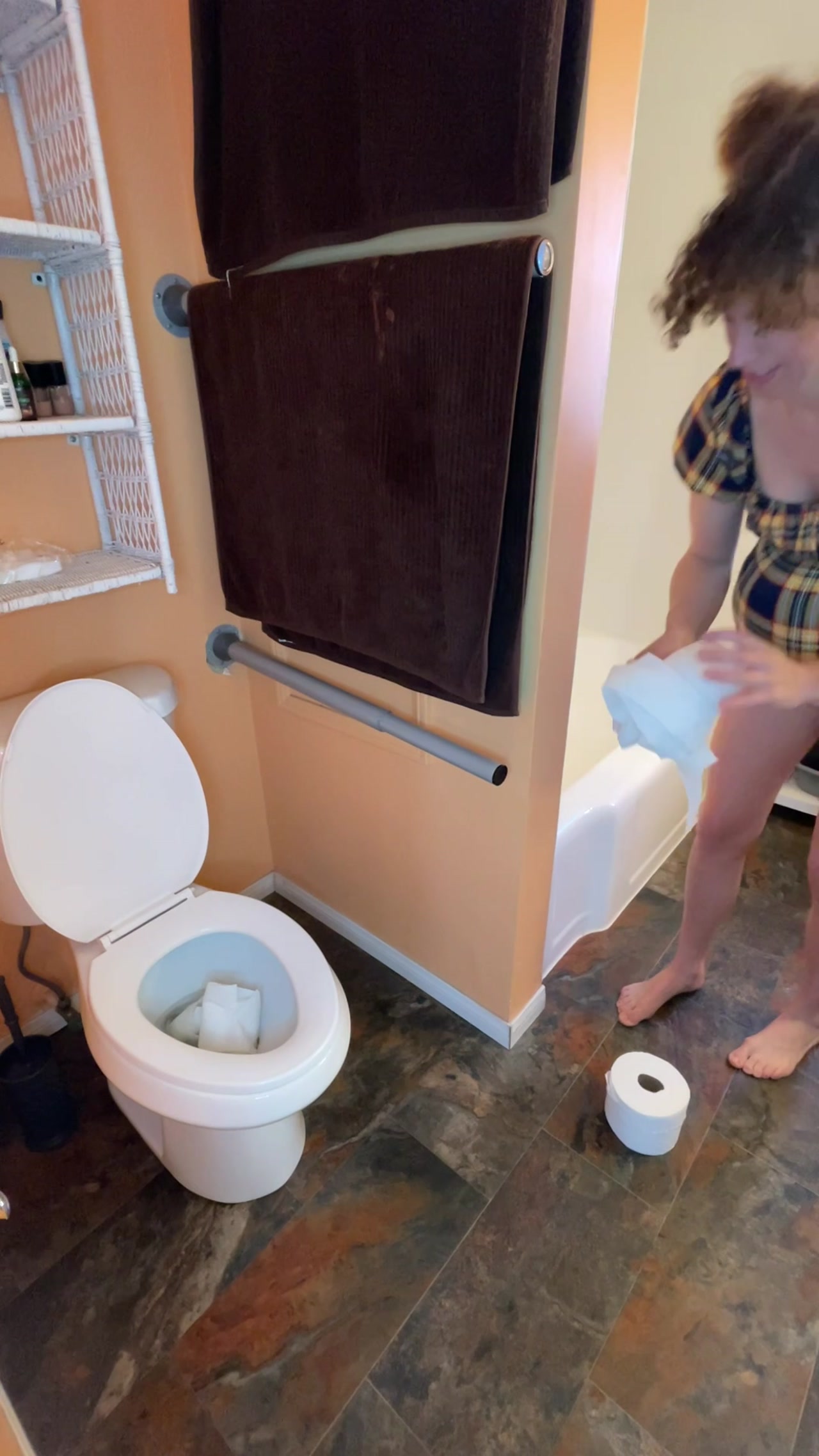 1280px x 2276px - Pregnant role play poop in bathtub - Shitting Porn