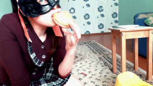 Scat Real Swallow- The Scat Burger By Top Babe Lina - ScatLina 00002