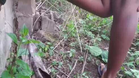 Pinky_Prada - Nigeria Outdoor Pooping 00003