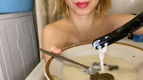 p00girl – Warm milk enema, poop in milk for breakfast and body skating (06.03.2022)