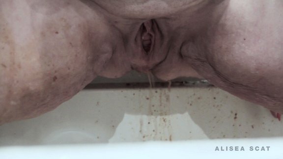 Alisea – Scat enema in bath tub ($12.99 ScatShop)
