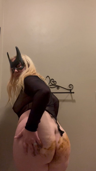 CountessXxxtina – Superhero shit versus a thong bodysuit ($12.99 ScatShop)