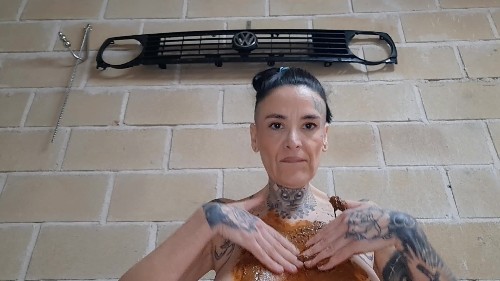 Lamia Dark – Shit in the workshop